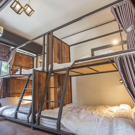 Sleep With You - Hatch Co-Living And Co-Working Space Chiang Mai Extérieur photo