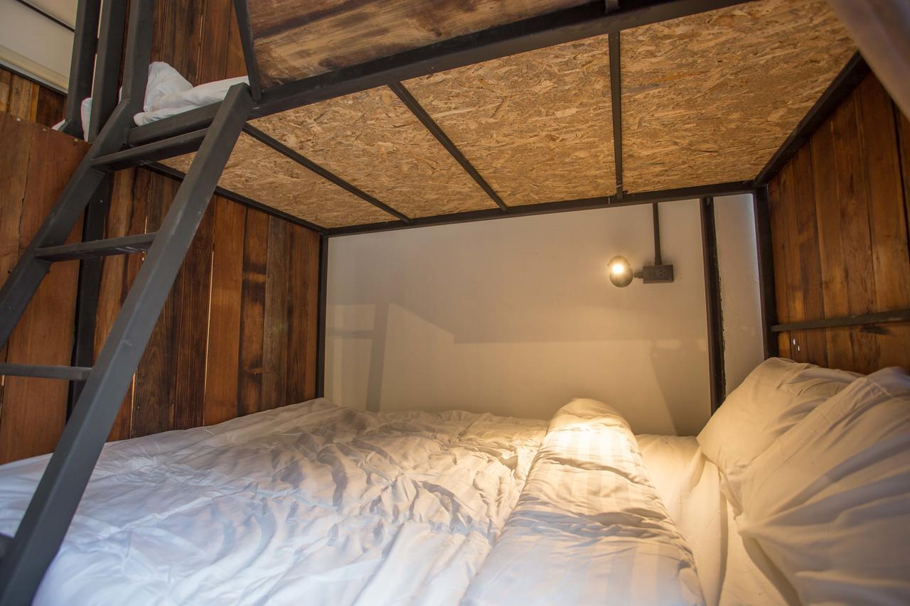 Sleep With You - Hatch Co-Living And Co-Working Space Chiang Mai Extérieur photo