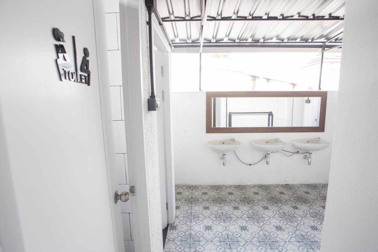 Sleep With You - Hatch Co-Living And Co-Working Space Chiang Mai Extérieur photo