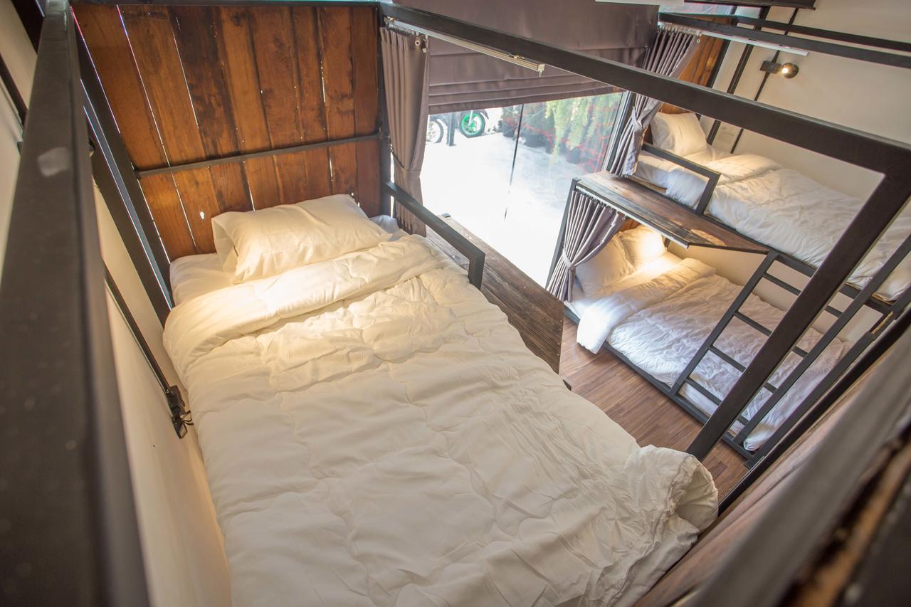 Sleep With You - Hatch Co-Living And Co-Working Space Chiang Mai Extérieur photo