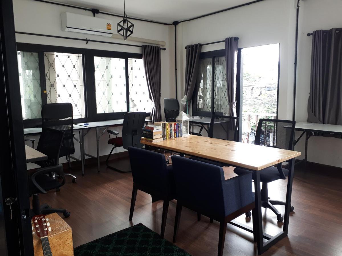 Sleep With You - Hatch Co-Living And Co-Working Space Chiang Mai Extérieur photo